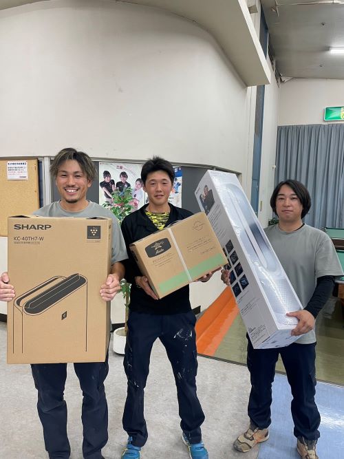 ボーリング後の商品ゲットの様子
