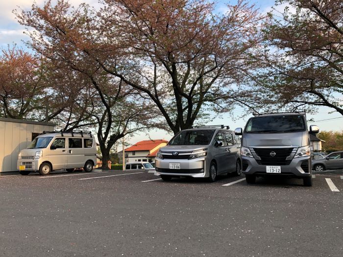 駐車場の社用車