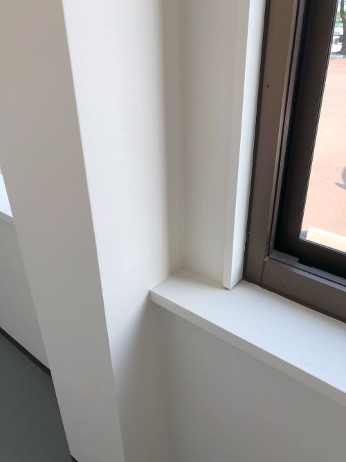 窓枠の塗装