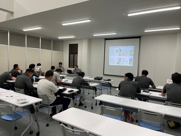 資料説明中